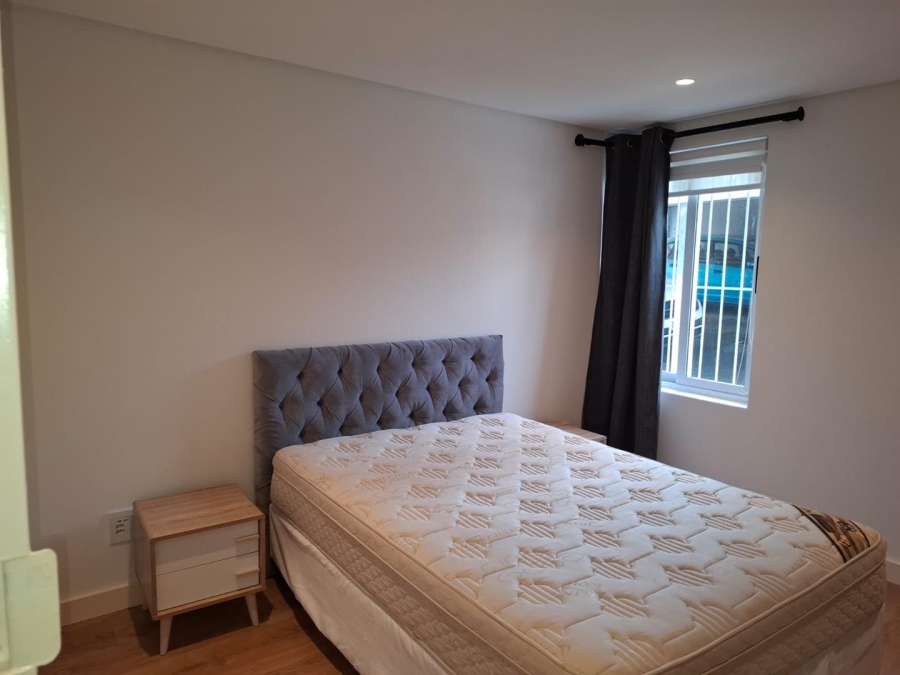 2 Bedroom Property for Sale in Sea Point Western Cape